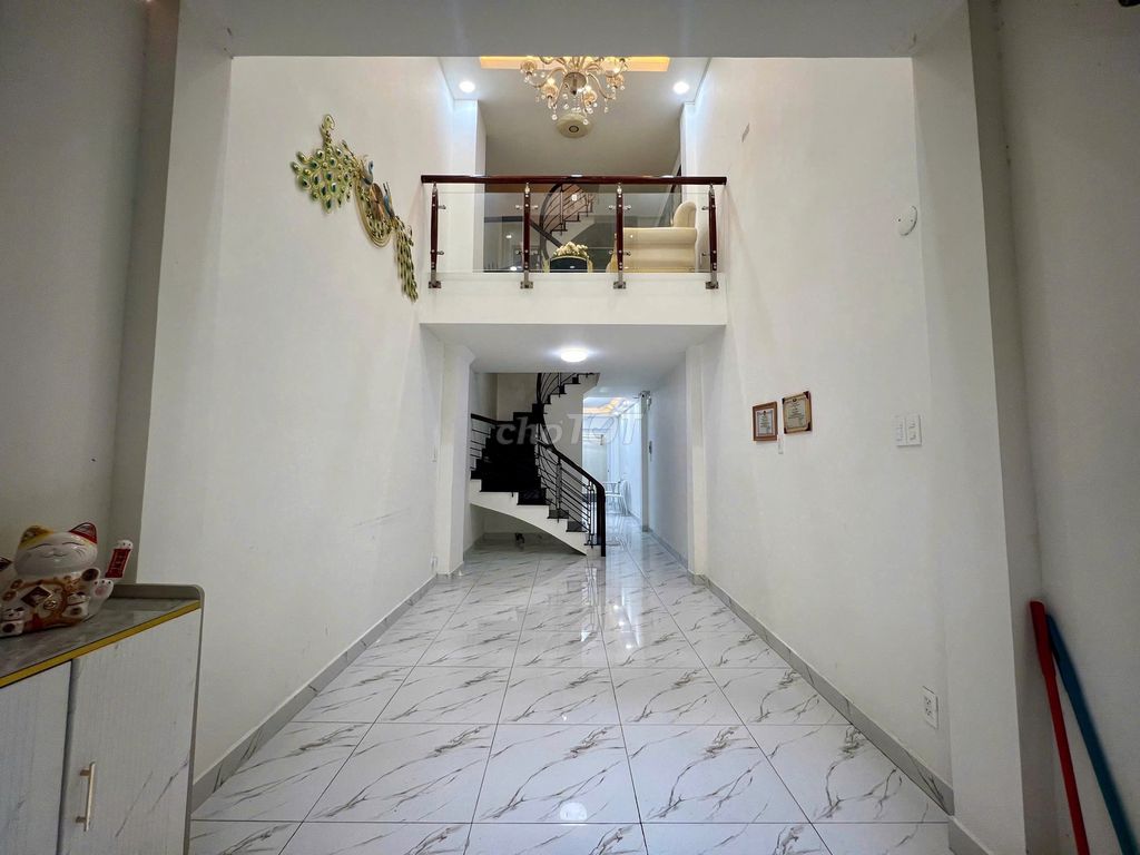 for rent: 270/ Phan Đình Phùng, Phú Nhuận district.