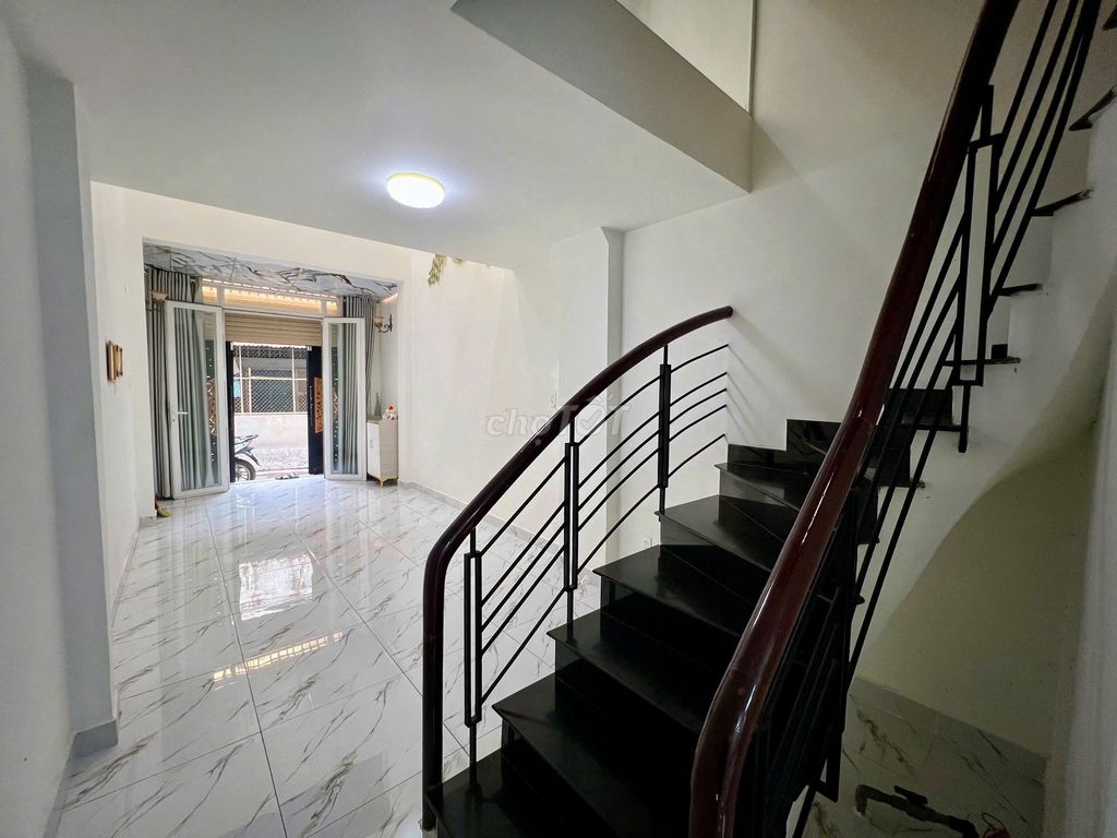 for rent: 270/ Phan Đình Phùng, Phú Nhuận district.