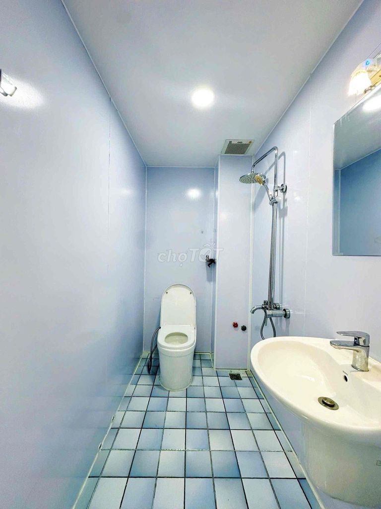Open cheap studio at T3 airport station tsn