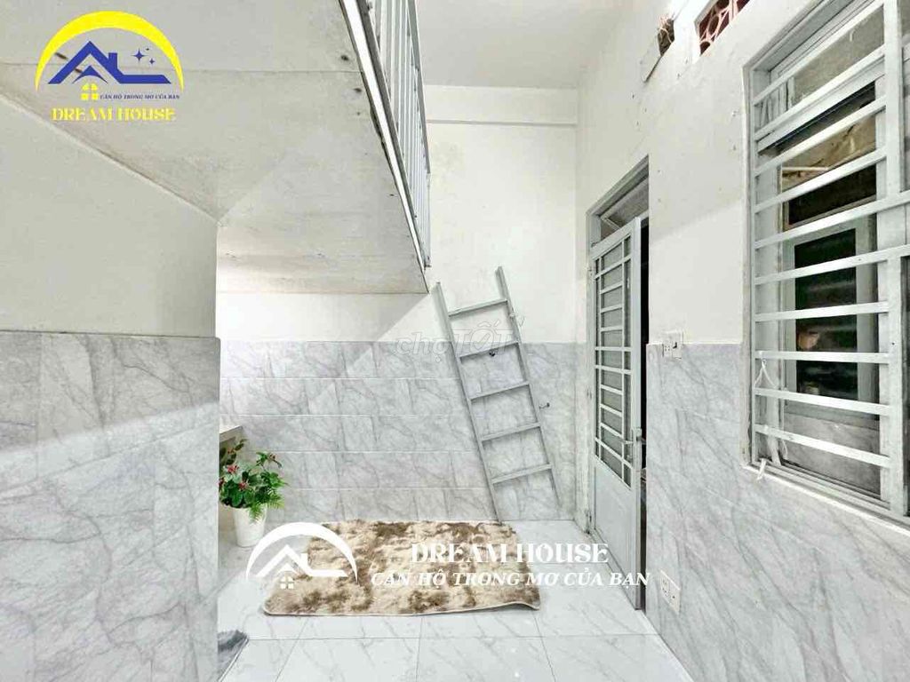 The upper guard has air conditioning 1 km from the University of Business - Lê Trọng Tấn