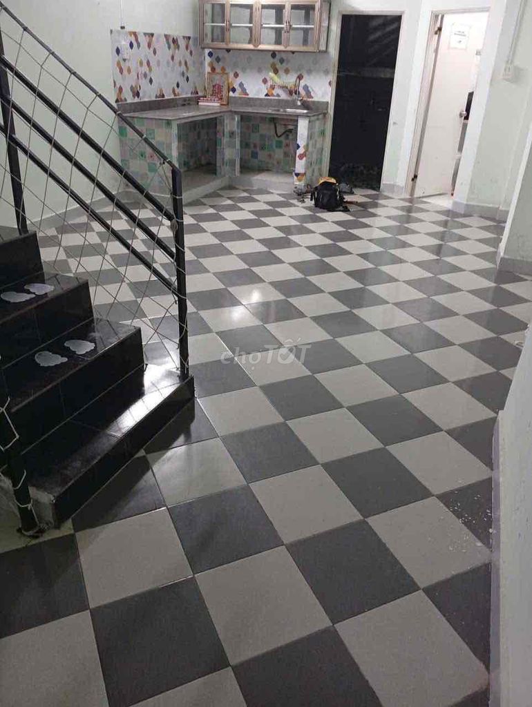 Home plus super warehouse 10 x 20 refrigerator 40 at 9 million.