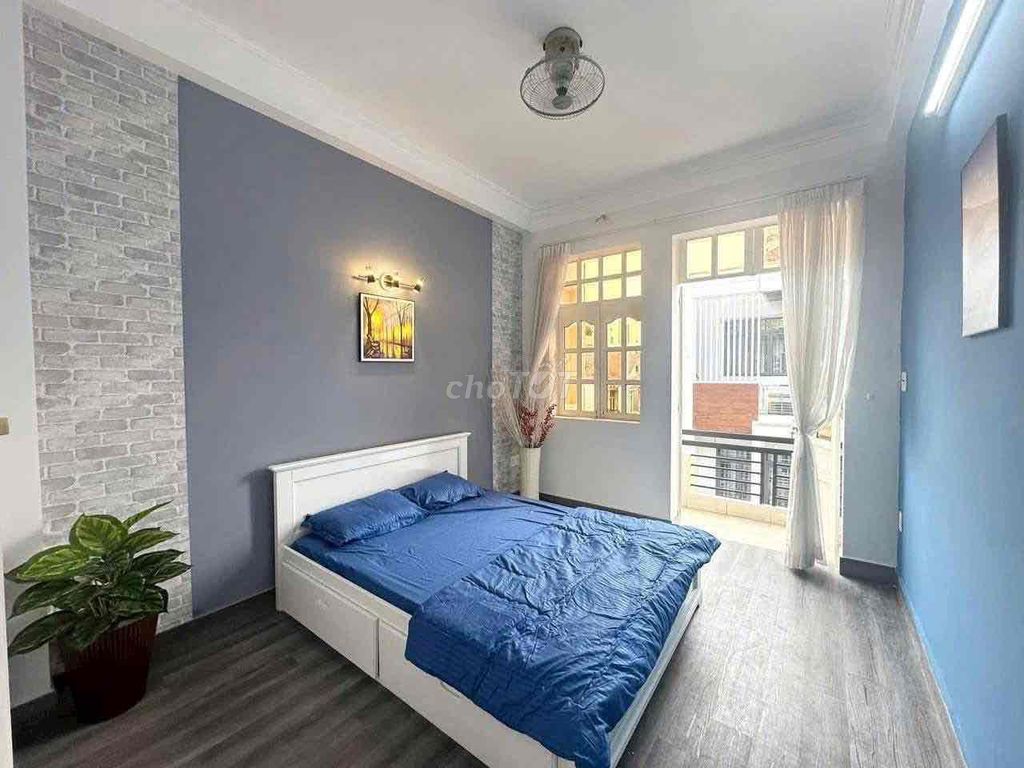 8th, 3 floors new.