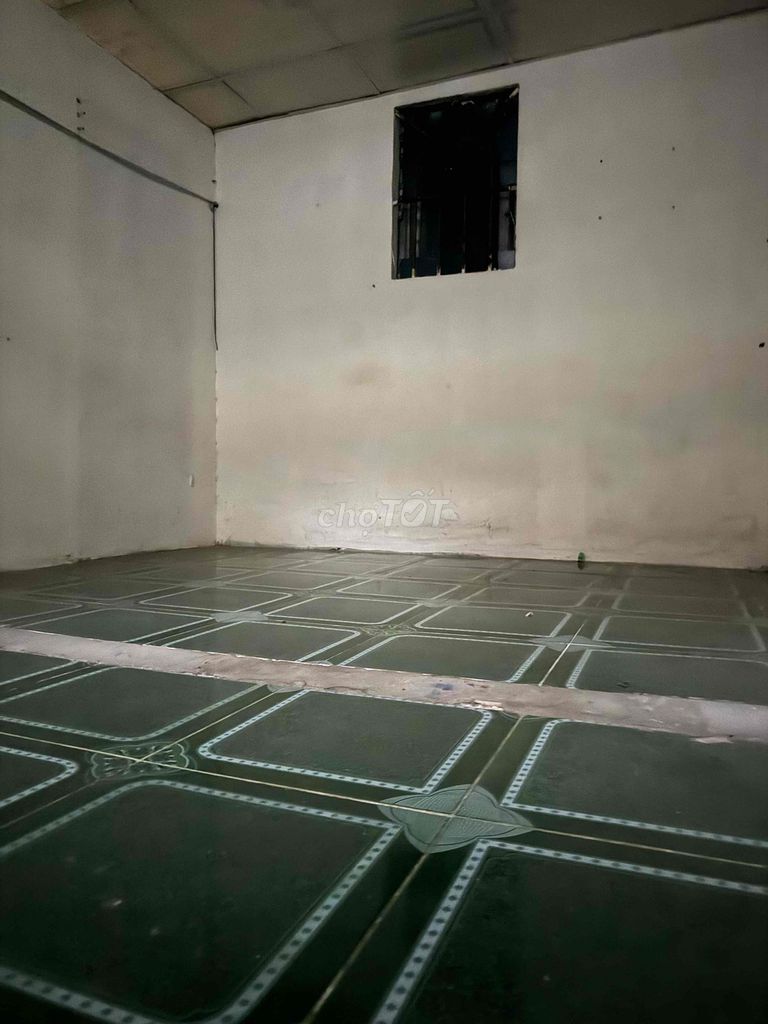The rental house is 15 meters, cast a 1.6 million a month.