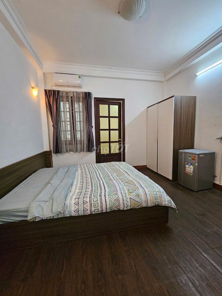 The entire interior room near the airport.