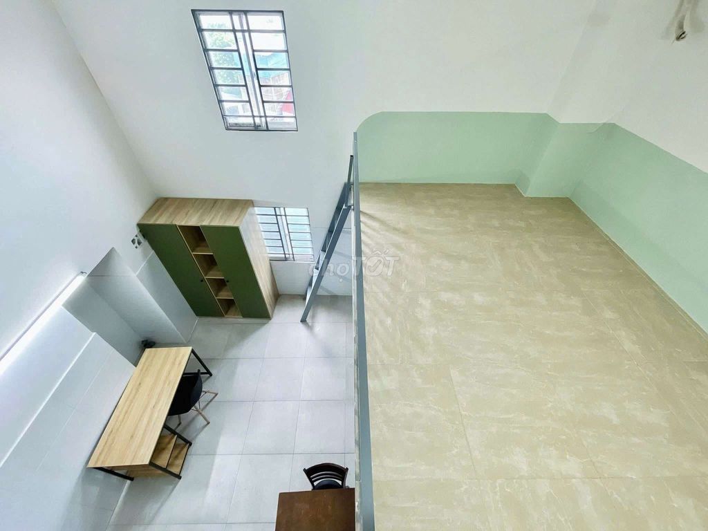 Rent rooms, super-wide windows, high guards.