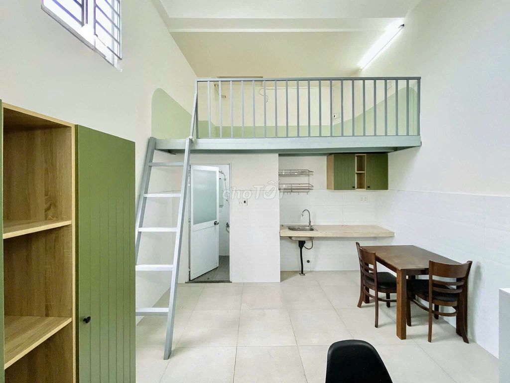 Rent rooms, super-wide windows, high guards.