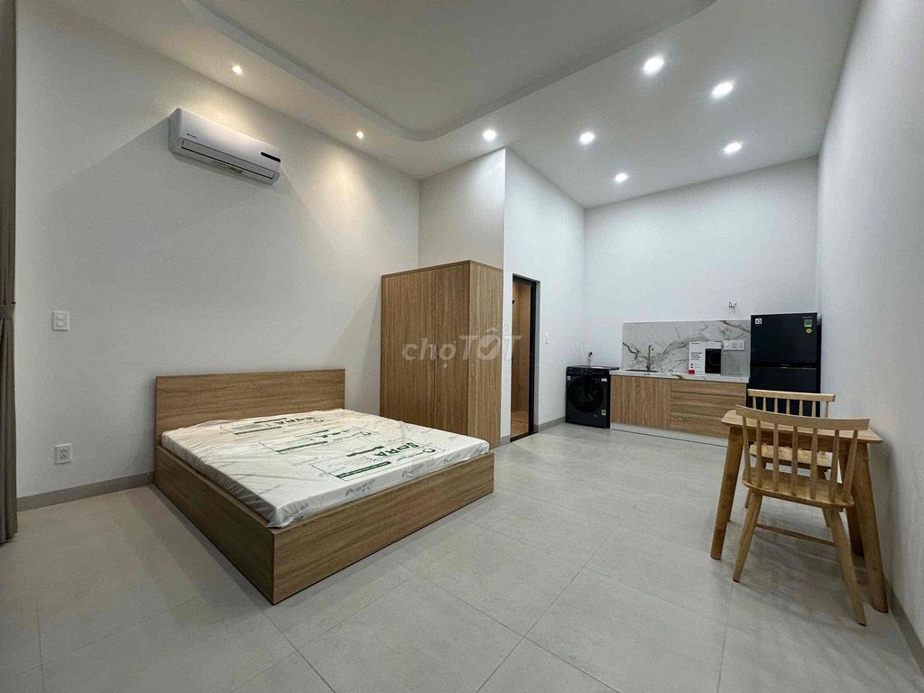 Rent a full-in-in-the-art law-law-to-driving hotel room.