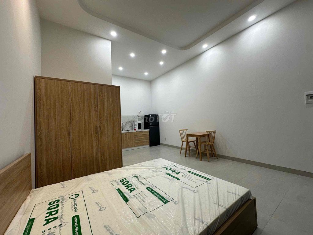 Rent a full-in-in-the-art law-law-to-driving hotel room.