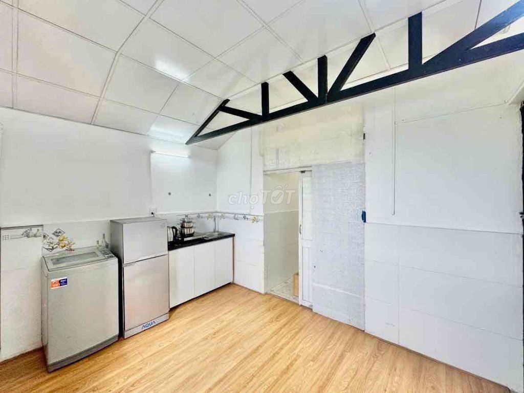 Right -- private bedroom -- private kitchen - 2 space use - Tân Sơn