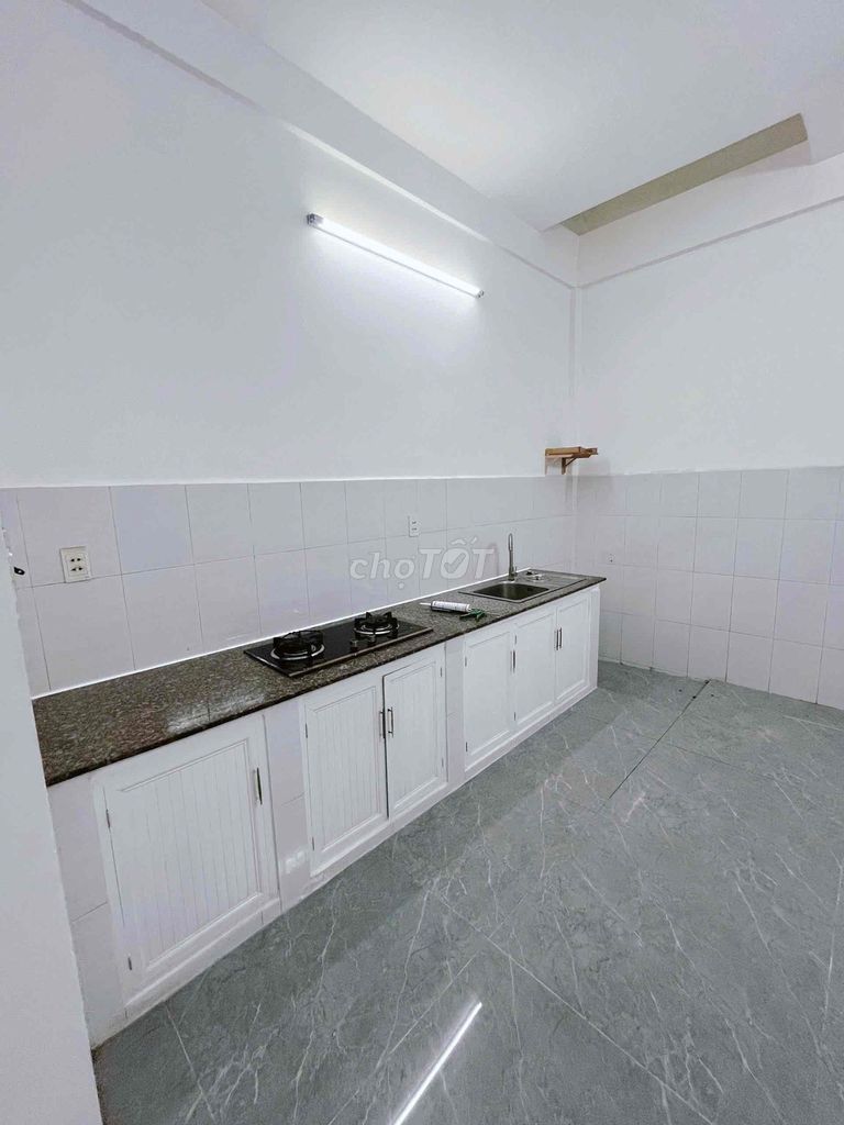 The house is rare!!! Cx periphery five bedrooms in three floors.