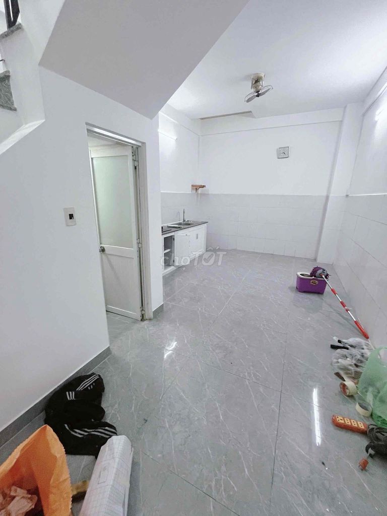The house is rare!!! Cx periphery five bedrooms in three floors.