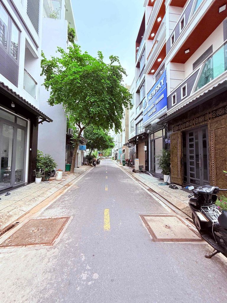 Superclies — elevators — 5 bedrooms, 6 toilets — Highway 1 A,Bình Tân
