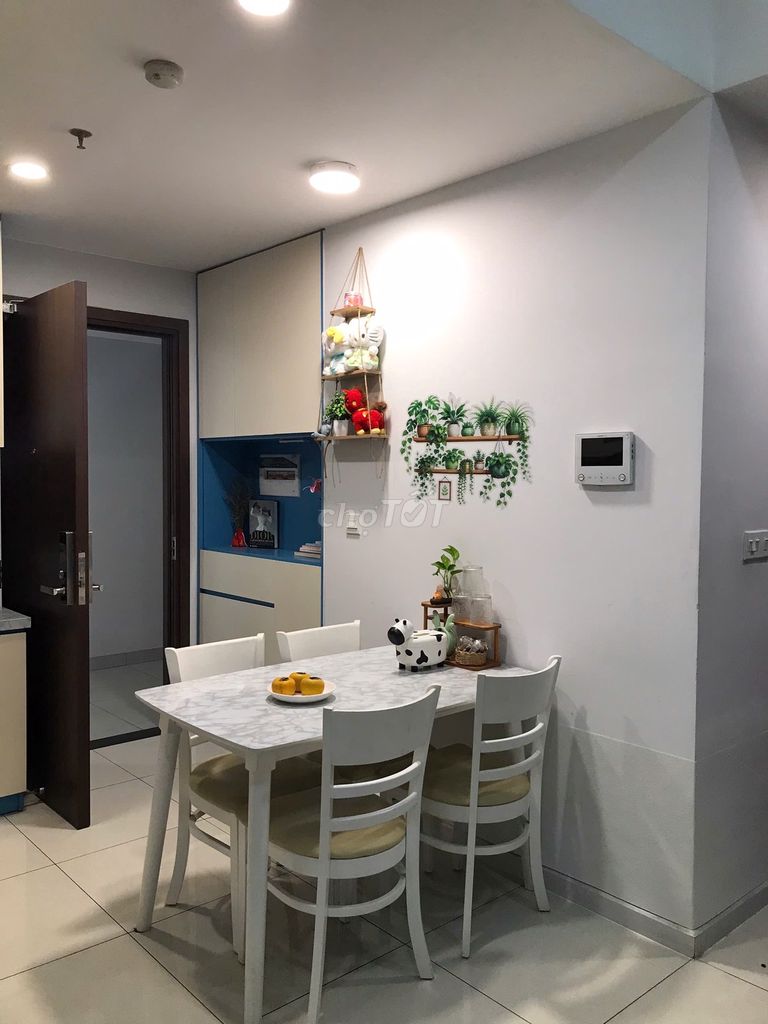 share rooms in the picity apartment 2 bedrooms full of furniture 5.5 million a month.
