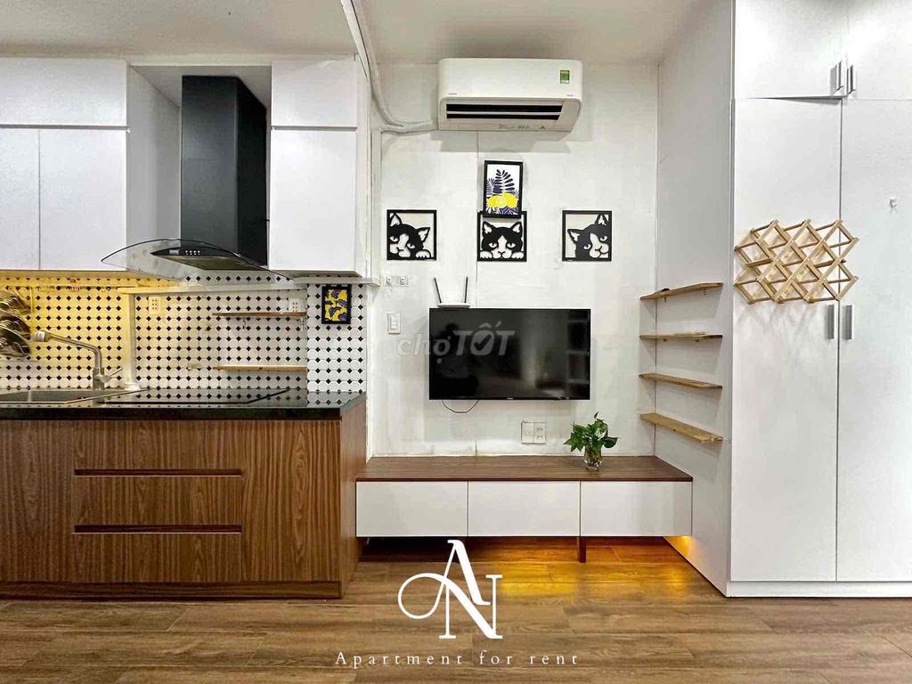 apartment 1 bedroom - large window - cool - generous - right Nguyễn Cửu Vân