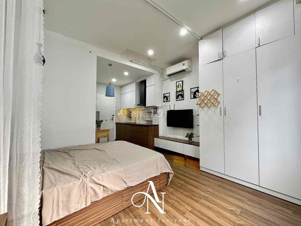 apartment 1 bedroom - large window - cool - generous - right Nguyễn Cửu Vân