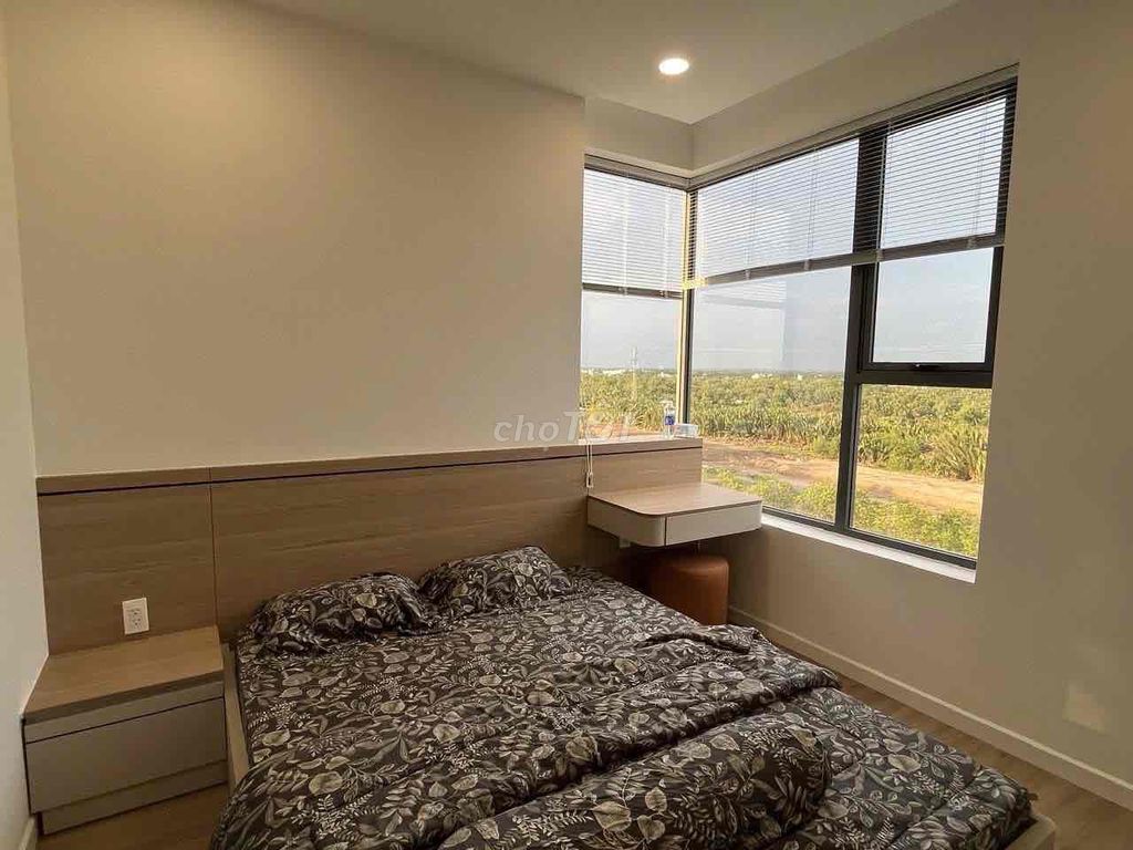 We'll rent Three Bedrooms, three bathrooms, full of furniture 12 million a month.