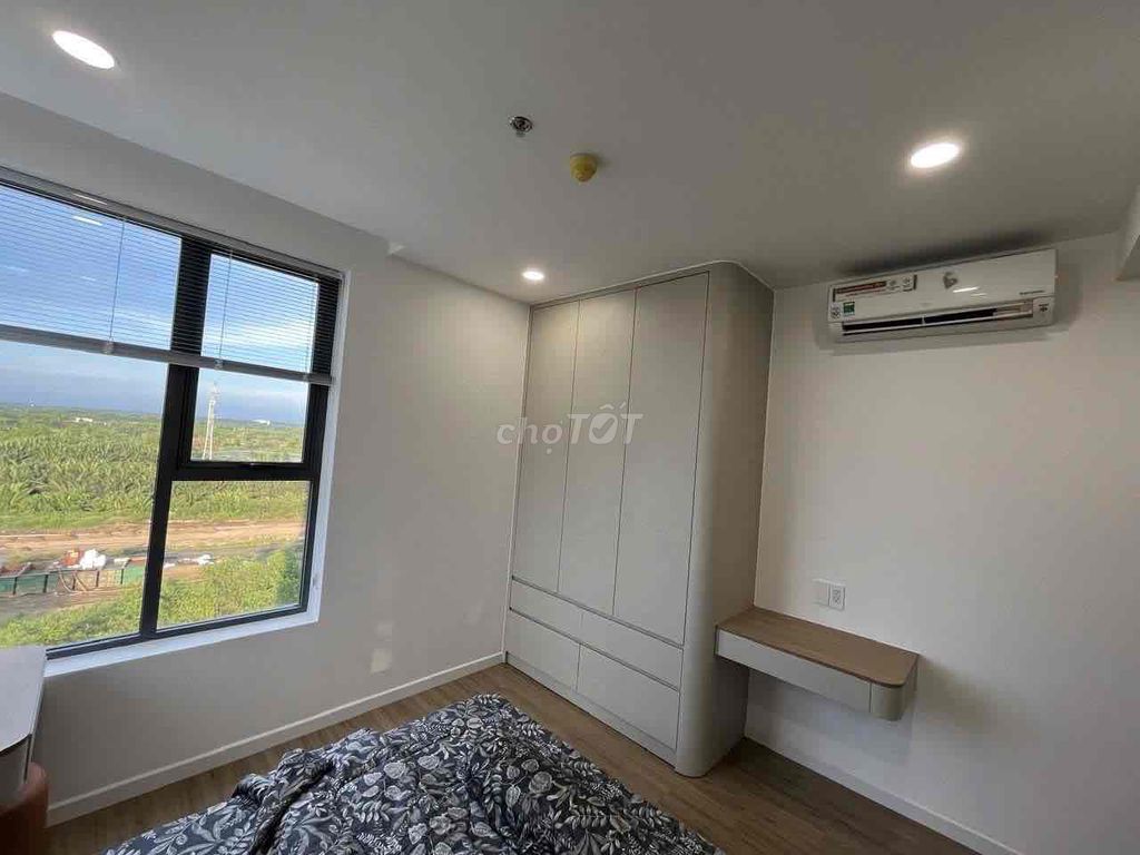 We'll rent Three Bedrooms, three bathrooms, full of furniture 12 million a month.