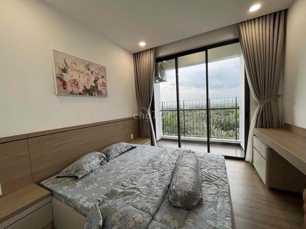 We'll rent Three Bedrooms, three bathrooms, full of furniture 12 million a month.