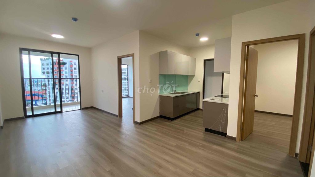 Two bedrooms, two toilets.