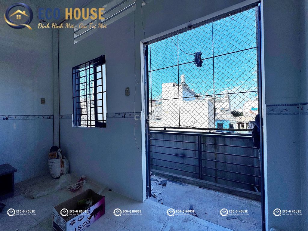 High guard with a balcony, smart stairs- Đỗ Công Tường.