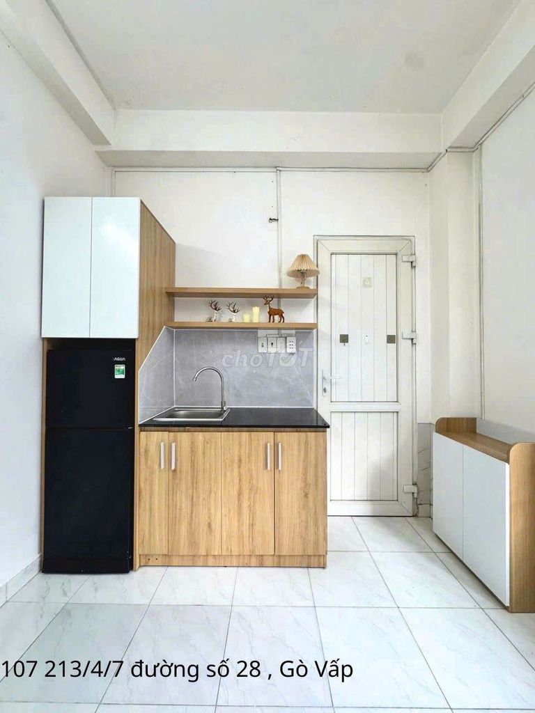 Rent the sky window studio right out of Nguyễn Văn Lượng.
