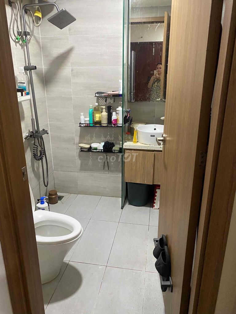 Two rooms, air conditioning.
