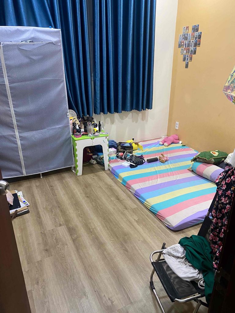 Two rooms, air conditioning.