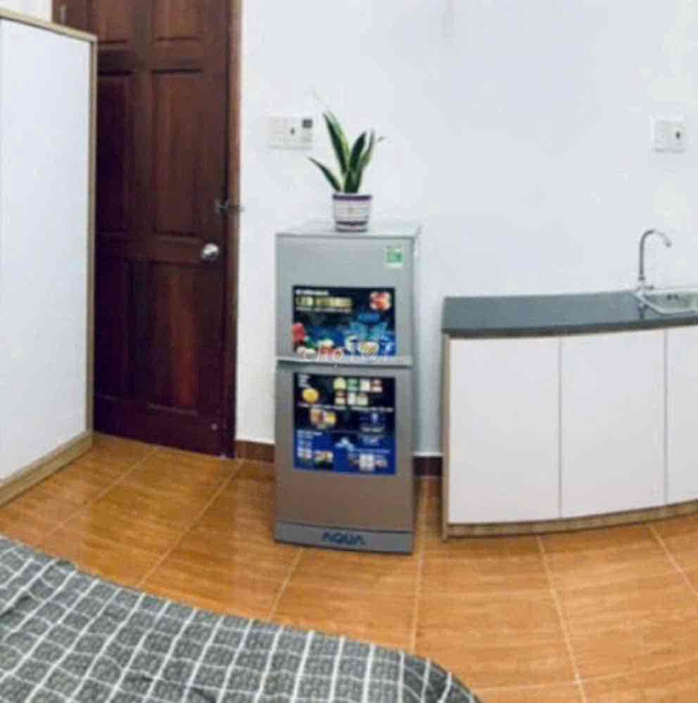 $3.99 million a month in the studio. 25 meters, Phan Xích Long.