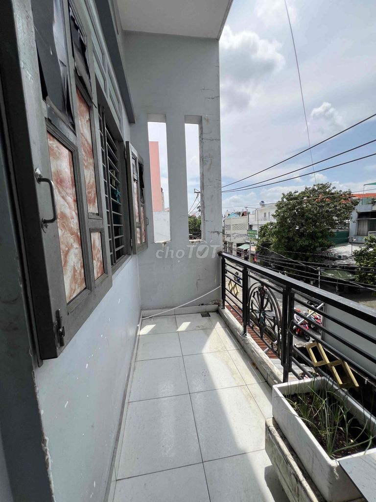 Rent a balcony room on the first floor.