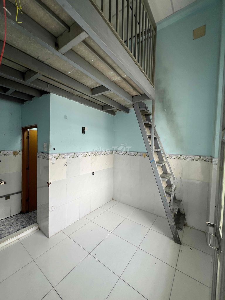 Rent a balcony room on the first floor.