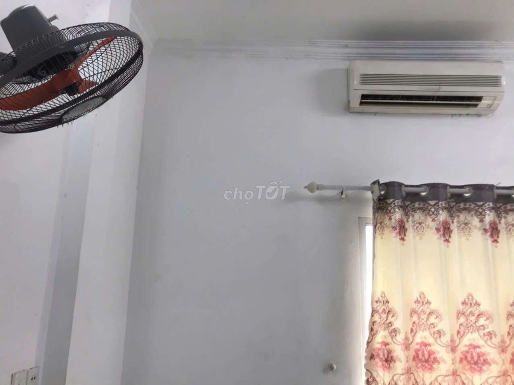 Rent three bedrooms. Two toilets near Phú Nhuận-- 9.5 million a month.