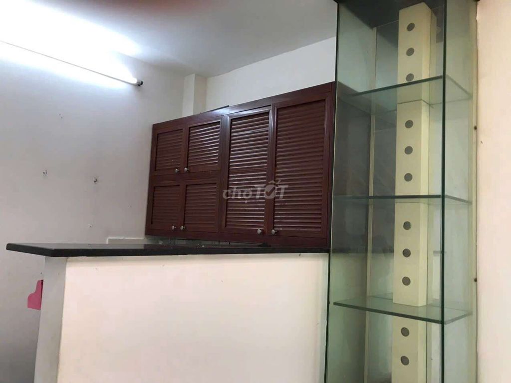 Rent three bedrooms. Two toilets near Phú Nhuận-- 9.5 million a month.