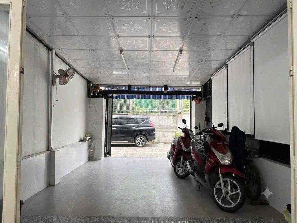 New 200 M parking lot.