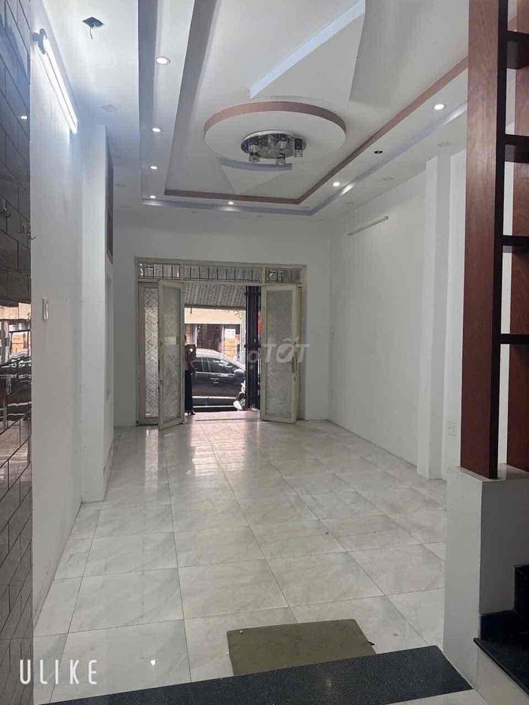 cash house - 4 X 22 - floor 66 m2 - 2 floors - front of 10 M