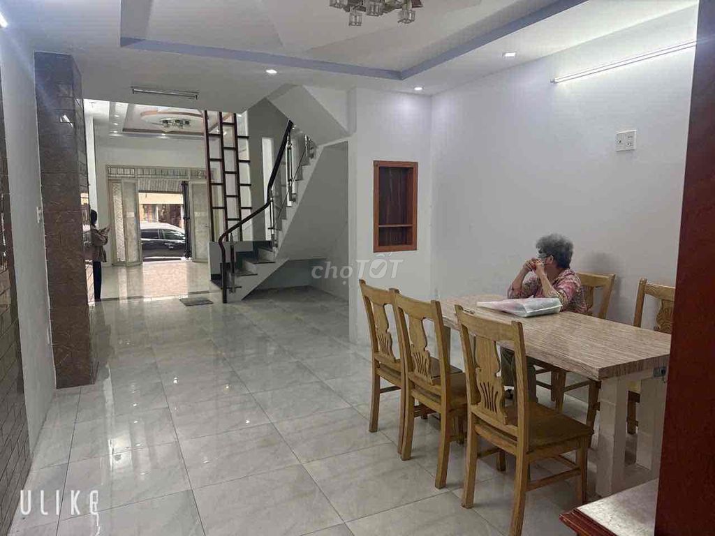 cash house - 4 X 22 - floor 66 m2 - 2 floors - front of 10 M