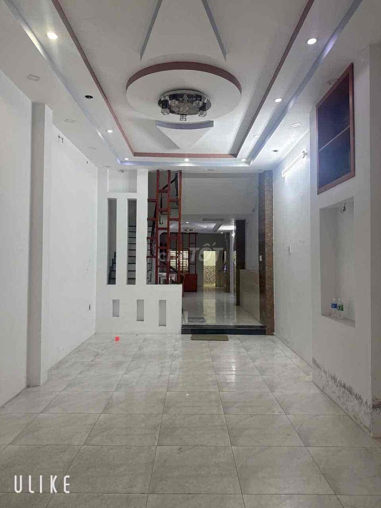cash house - 4 X 22 - floor 66 m2 - 2 floors - front of 10 M