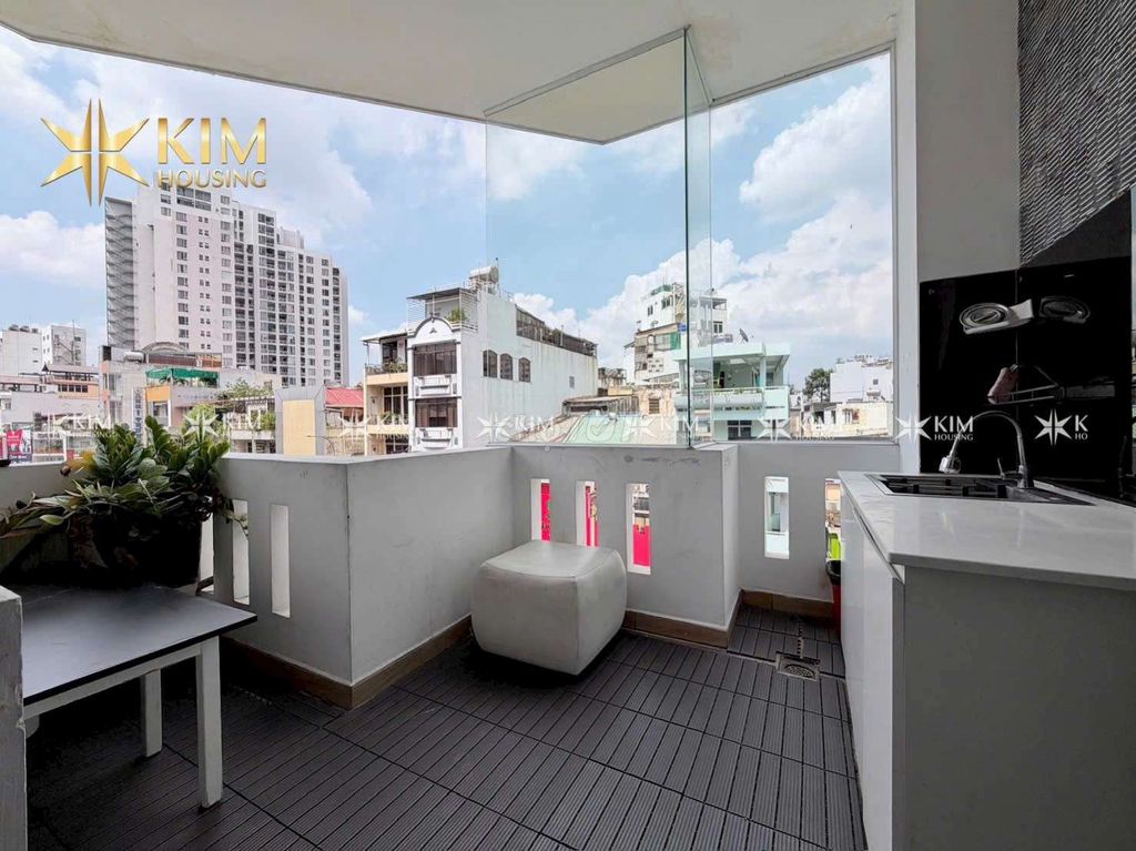 The new apartment is super-beautiful right in the hot dog-colds area.
