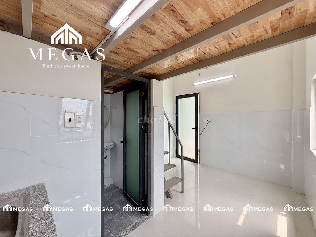 New home is built in Cnc, college, first spring, xlhn.