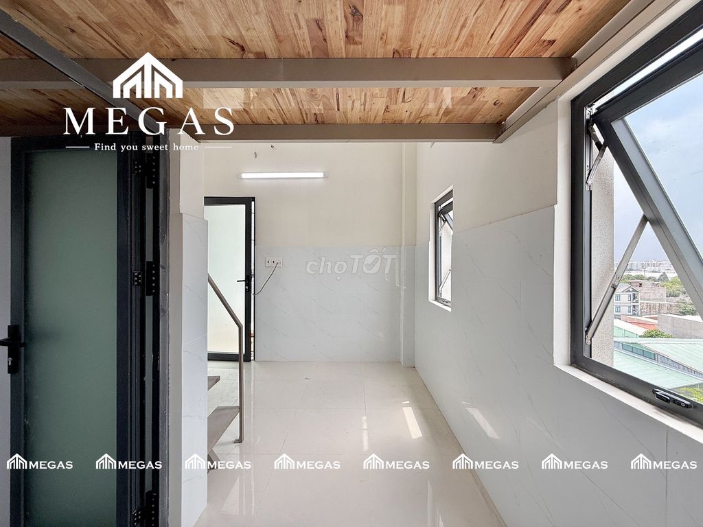 New home is built in Cnc, college, first spring, xlhn.