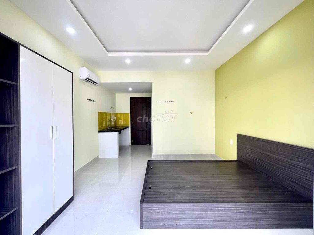 Bancol alone armed Full interior can be located in the new room