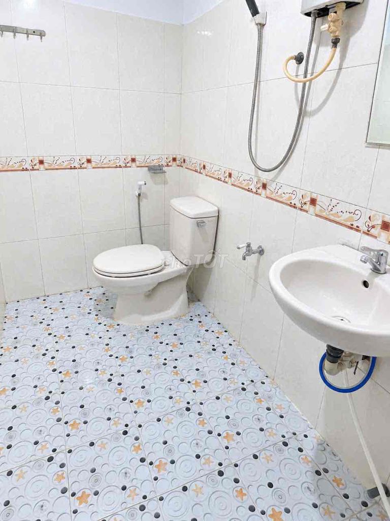 Rent the elevator 30 m2 Nguyễn Văn Lượng.