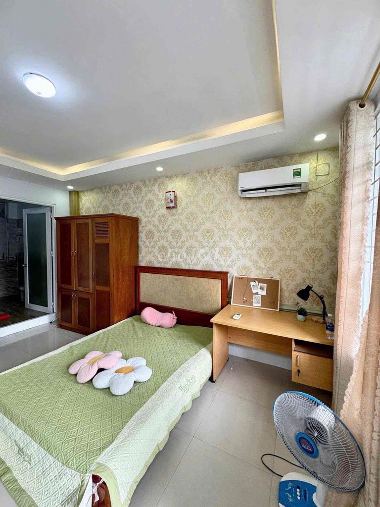 Rents a window air air air air air air air air air air air air air air air machines near a new market Tân Phú