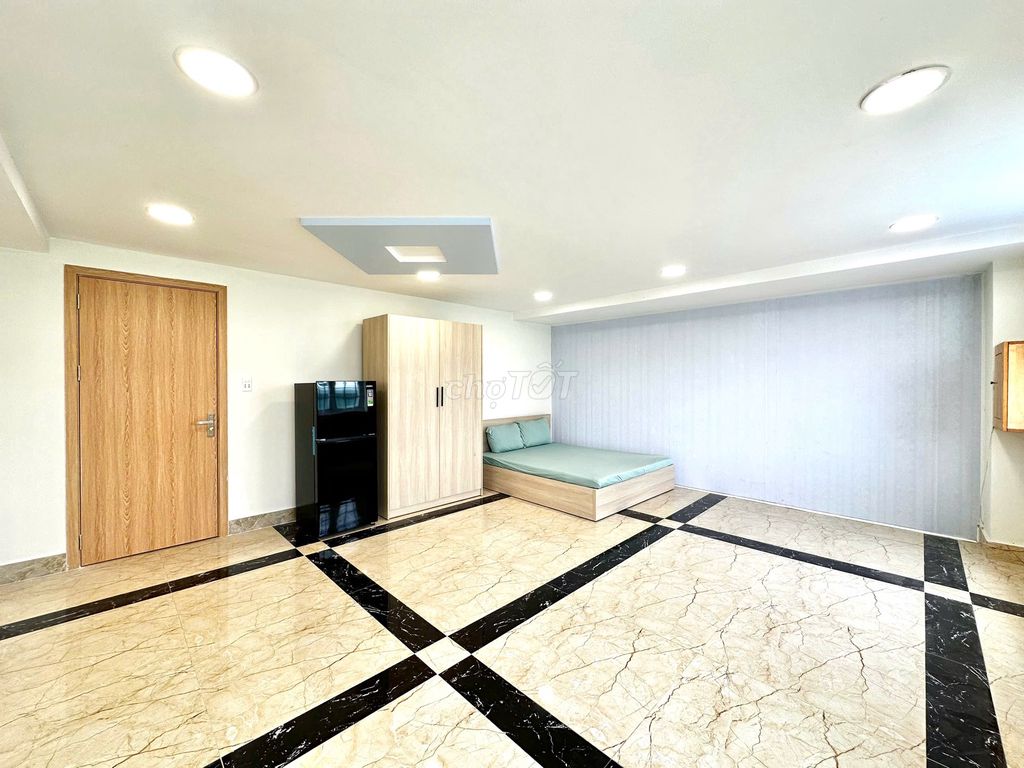 Studio 40 meters, 2 super-free windows, Tạ Quang Bửu near District 8 parking lot.