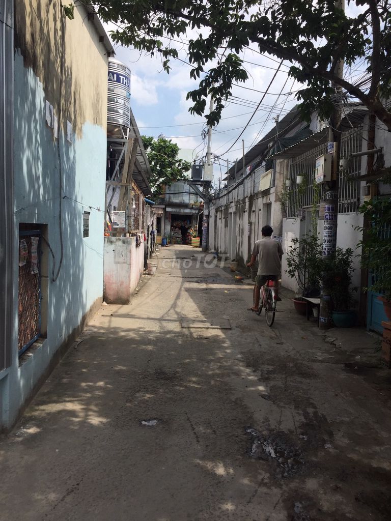 Rent the whole Trần Thị Hè Inn.
