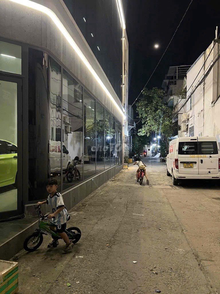 Two Dương Văn Dương Tân Phú.