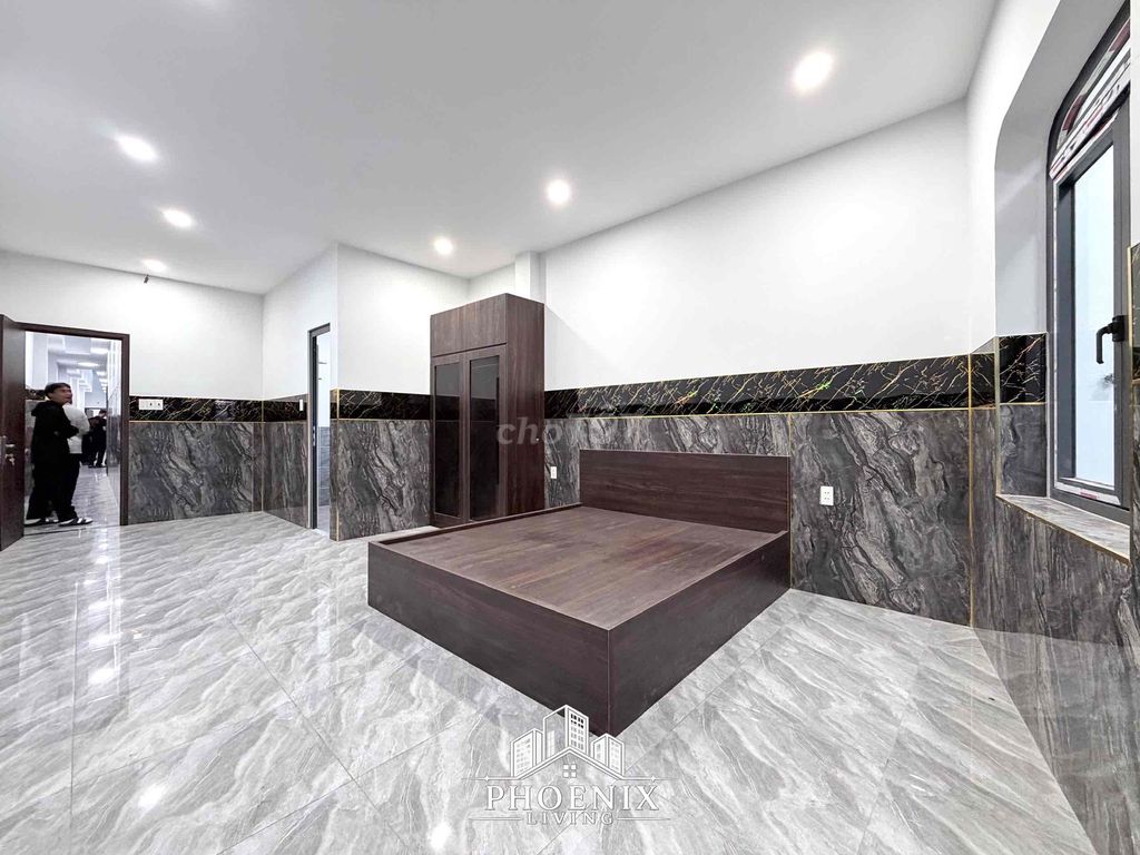 Open up the service apartment. One bedroom, end of the hill.