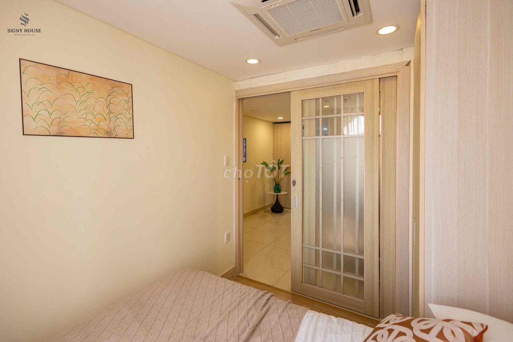 The two bedrooms are full of furniture near Tan Sonishan Airport 11 million