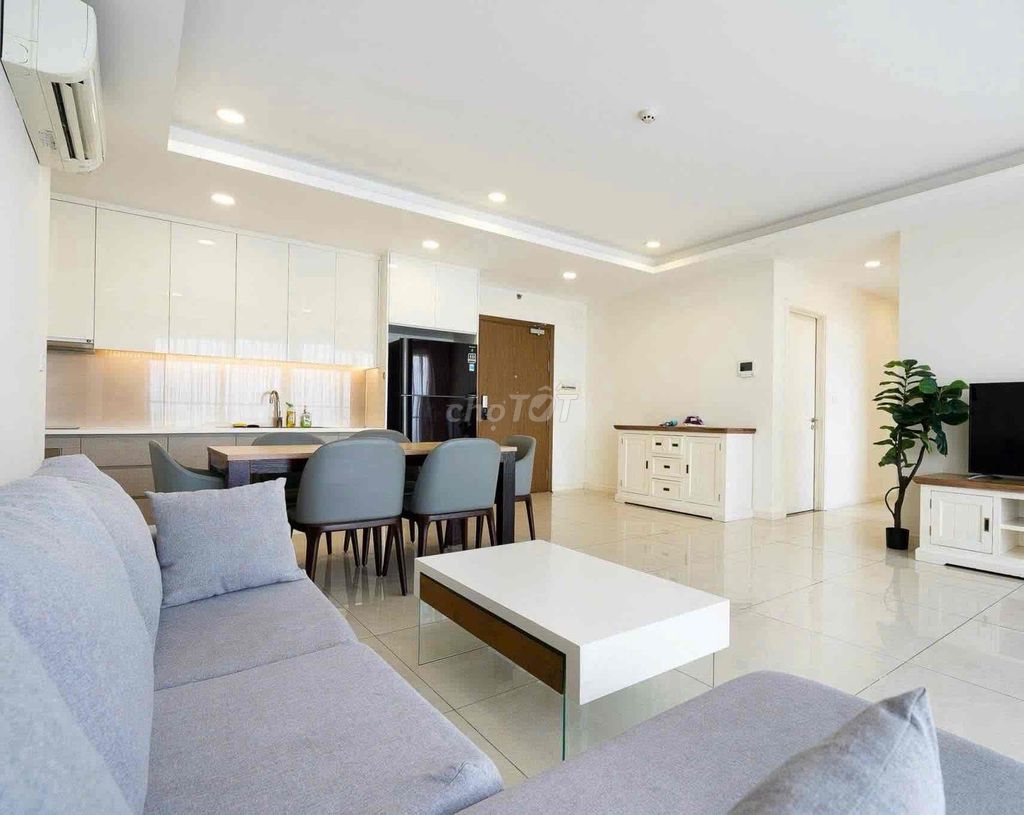 Rent the three bedrooms, two Masteri Millenniums. 4th.