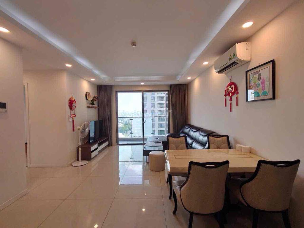 Rent the three bedrooms, two Masteri Millenniums. 4th.