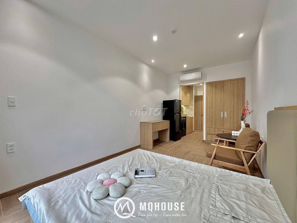The open balcony studio apartment - full interior